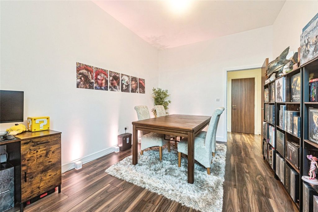 Property photo 2 of 22 Picture No. 16