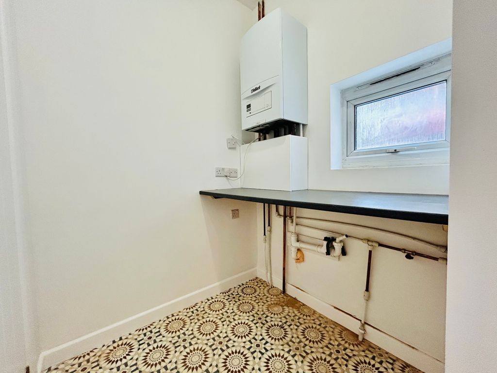 Property photo 3 of 9 Utility Room