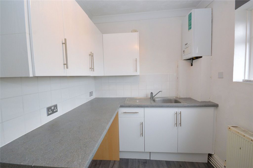 Property photo 2 of 9 2 - Picture No. 13