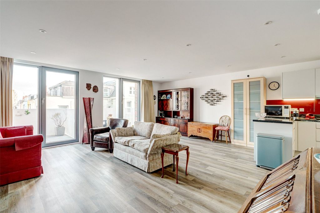 Property photo 3 of 22 Picture No. 10