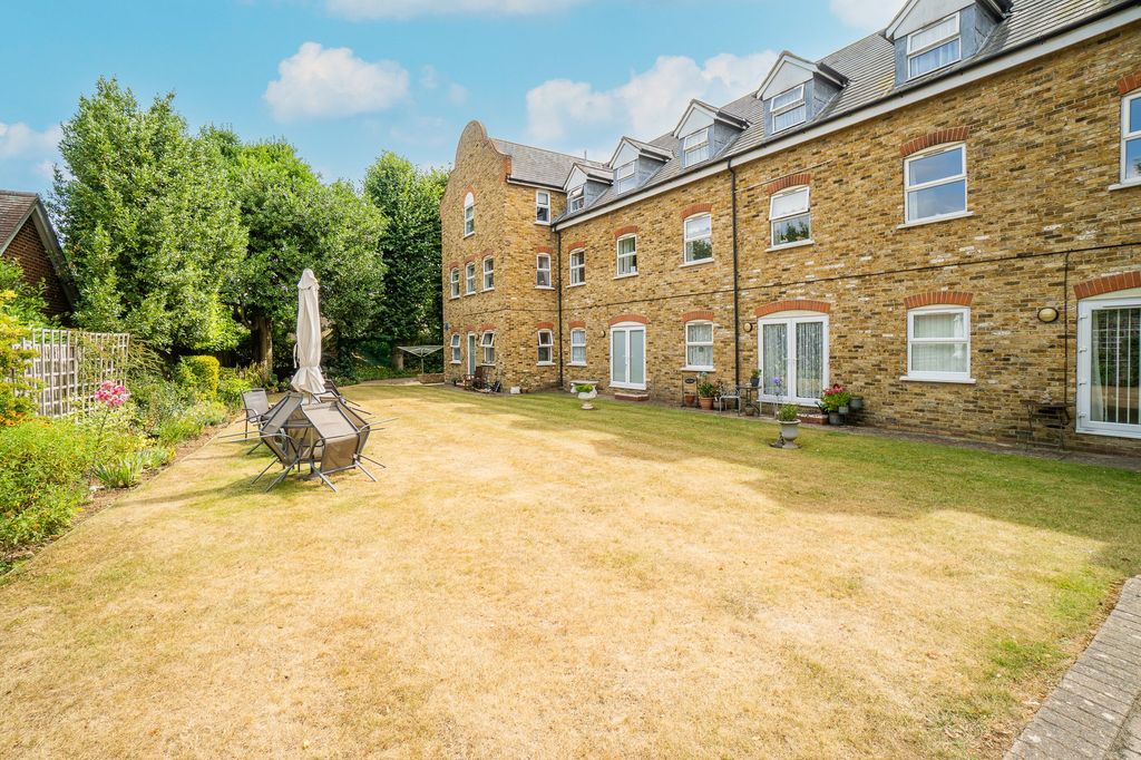 Property photo 2 of 16