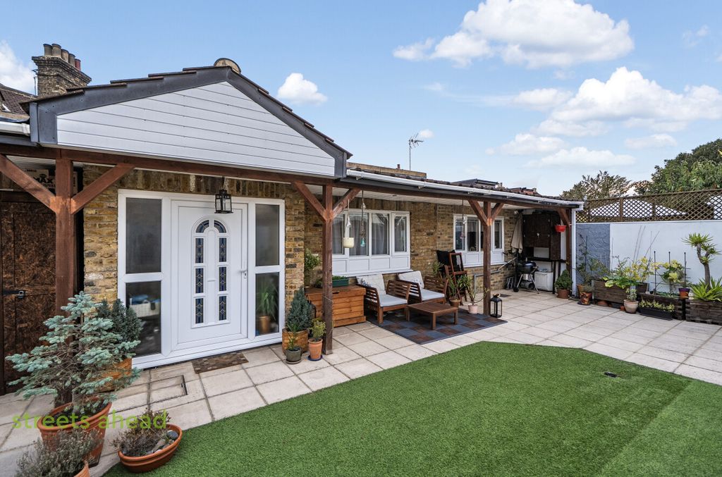 Property photo 1 of 32 F40d74Ad-8726-48c...
