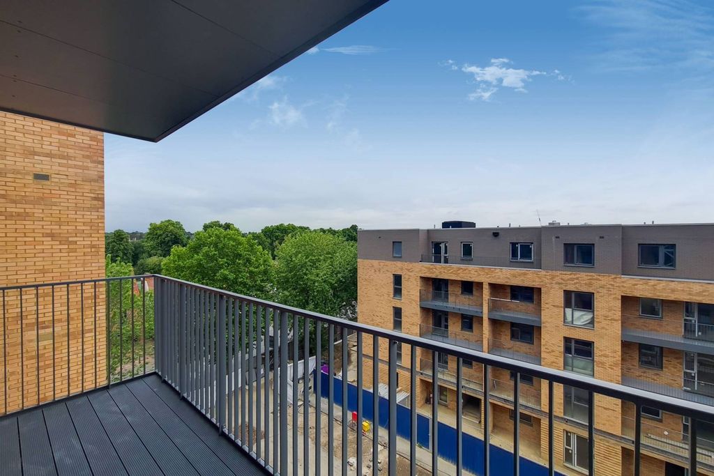 Property photo 1 of 9