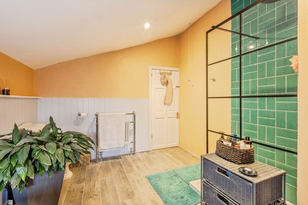 Additional image 17 of 4 bed terraced house for saleChurch Street, Highbridge TA9