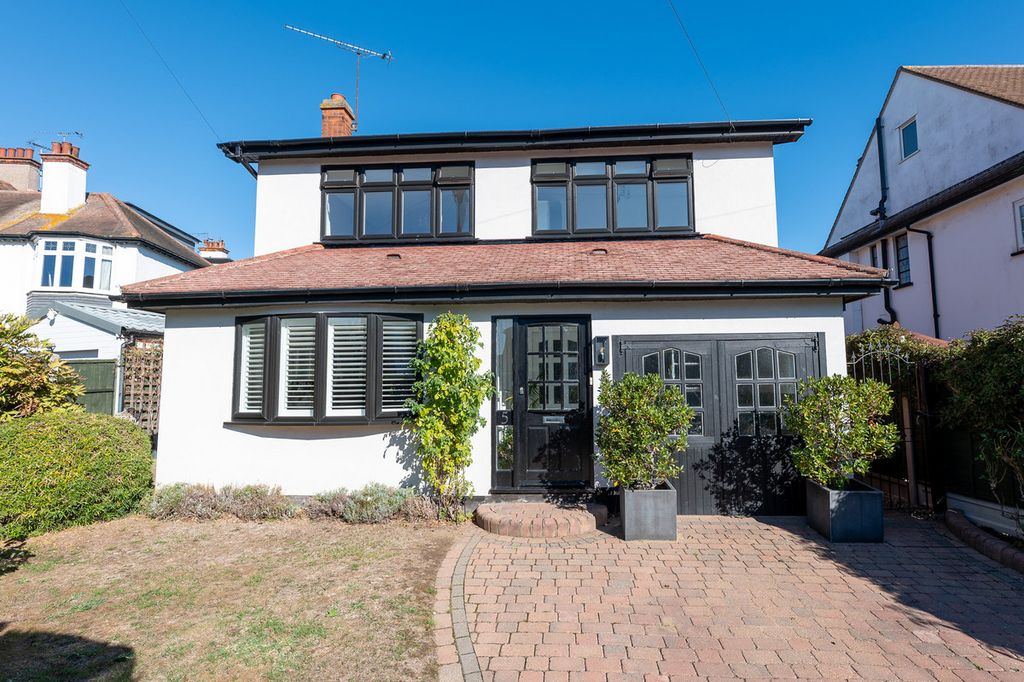Property photo 1 of 17