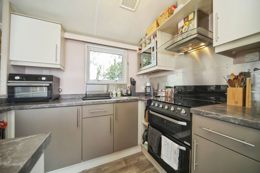 Property photo 3 of 15 Pbox-Img.Jpg