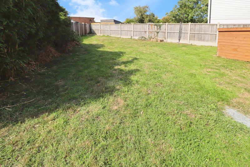 Property photo 2 of 19 De Vere Estate