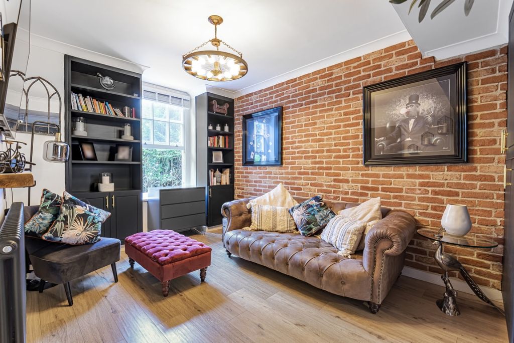 Property photo 1 of 8 888166 (2)