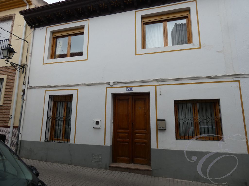 Property photo 1 of 16