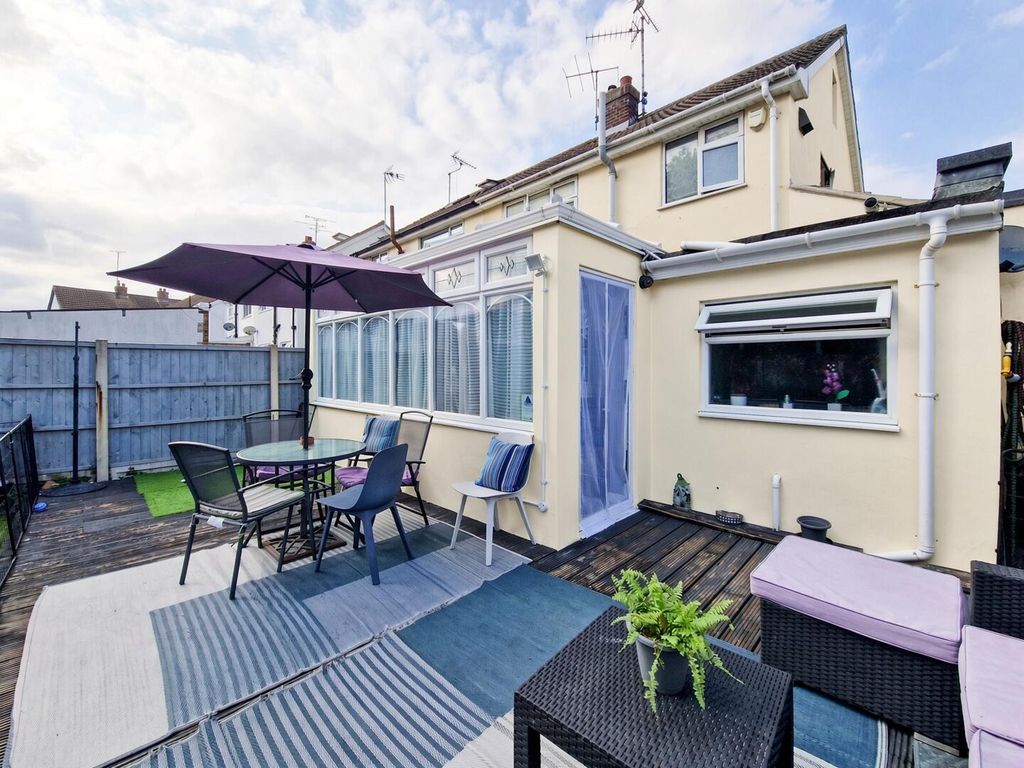 Property photo 1 of 15 Conservatory