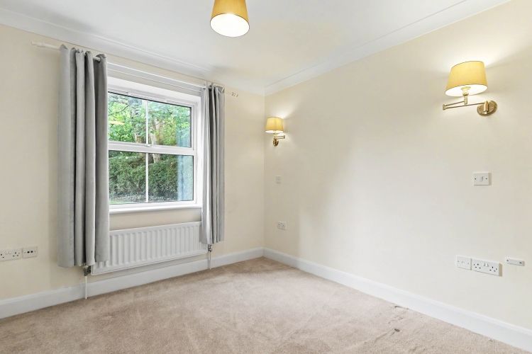 Property photo 3 of 9 330300