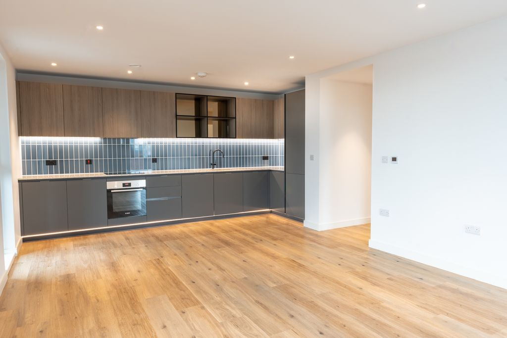 Property photo 1 of 10 Living Room