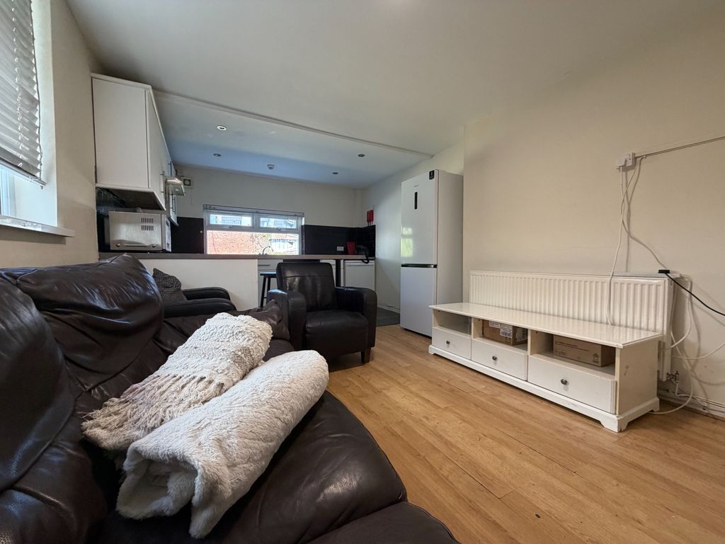 Property photo 2 of 16 Call 02920 454555 To Secure Your Viewing_2