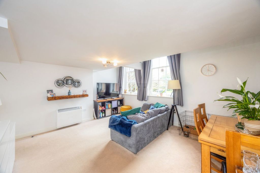 Property photo 3 of 14