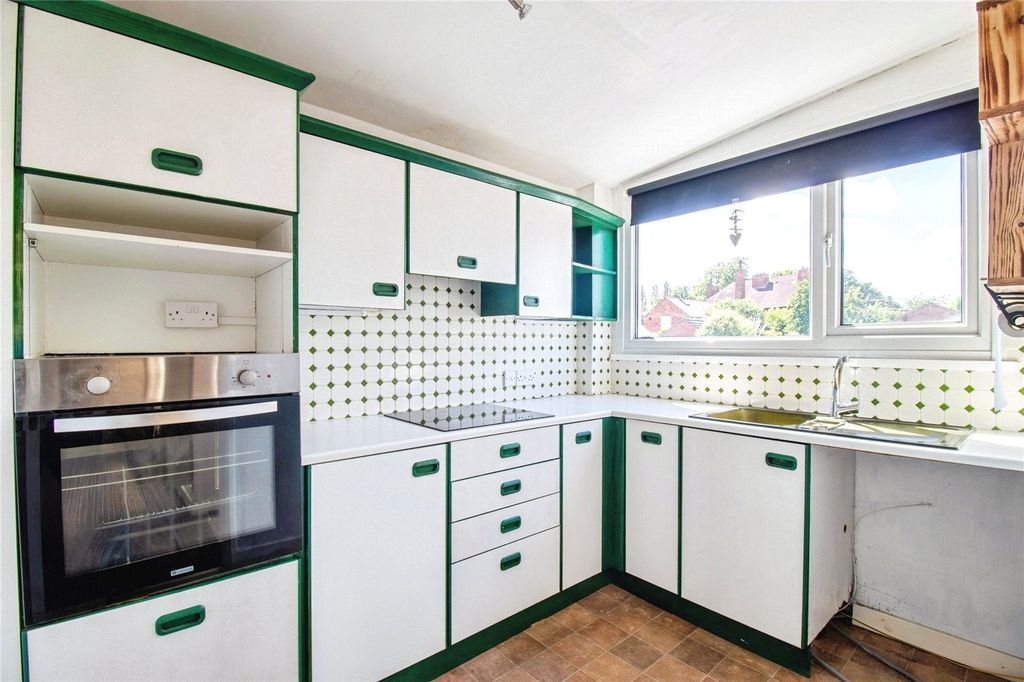 Property photo 3 of 14 Kitchen