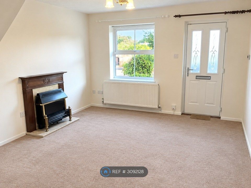 Property photo 2 of 10 Living Room