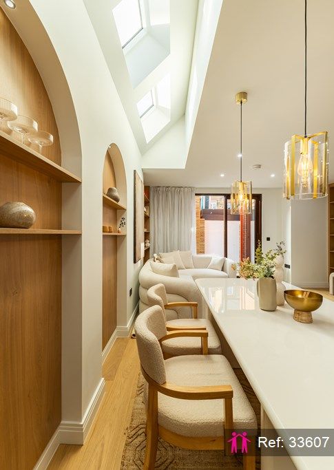 Property photo 2 of 60