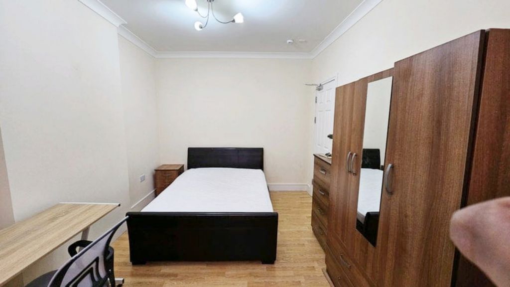 Property photo 1 of 10 Furnished Double Room