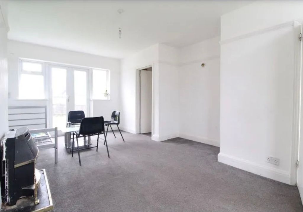 Property photo 2 of 12 Whatsapp Image 2025-10-31 At 12.43.28 Pm (3).Jpeg