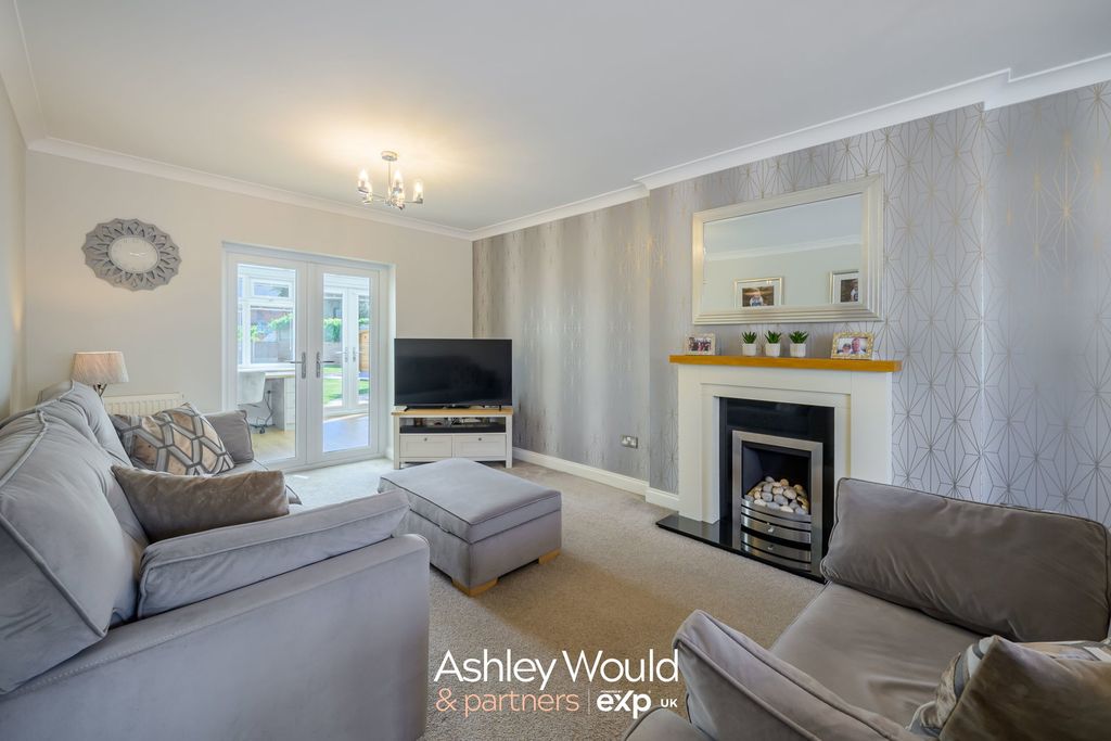 Property photo 2 of 19