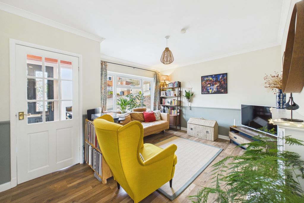 Property photo 2 of 25 Lounge