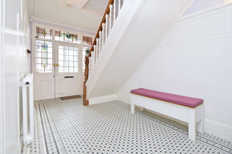 Property photo 2 of 41 Entrance Hall