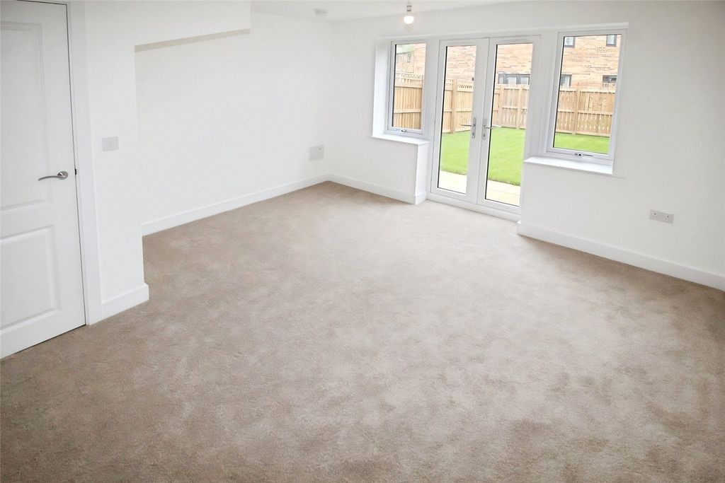 Property photo 3 of 10 Lounge