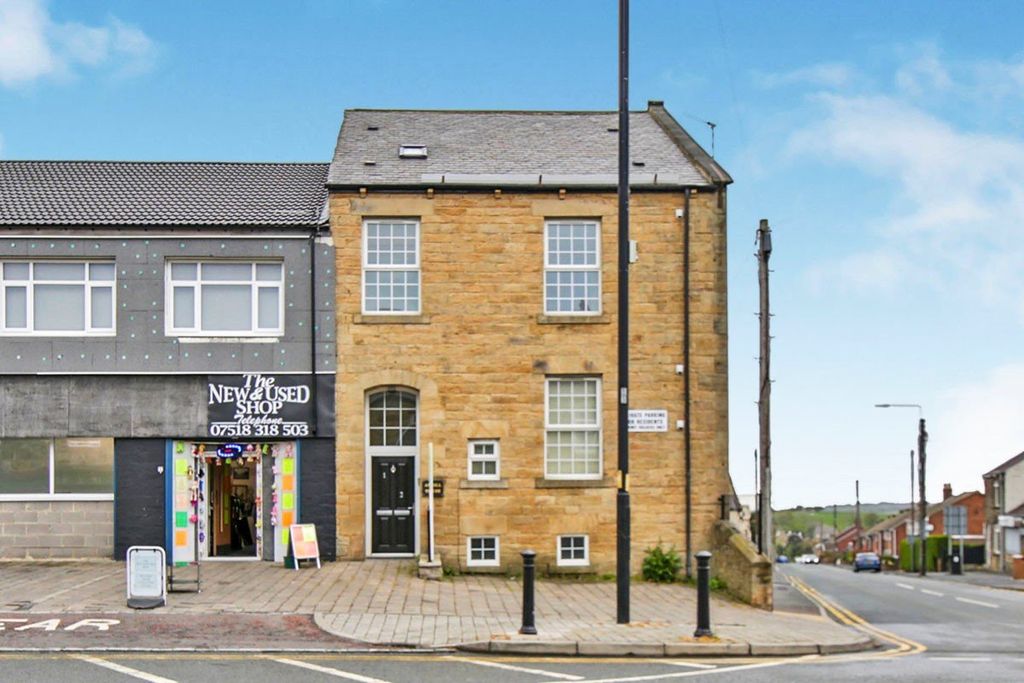 Property photo 1 of 8 External