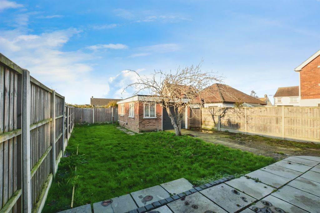 Property photo 2 of 25