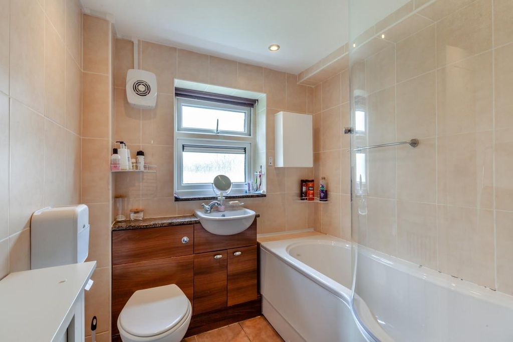 Property photo 2 of 12 Bathroom.Jpg