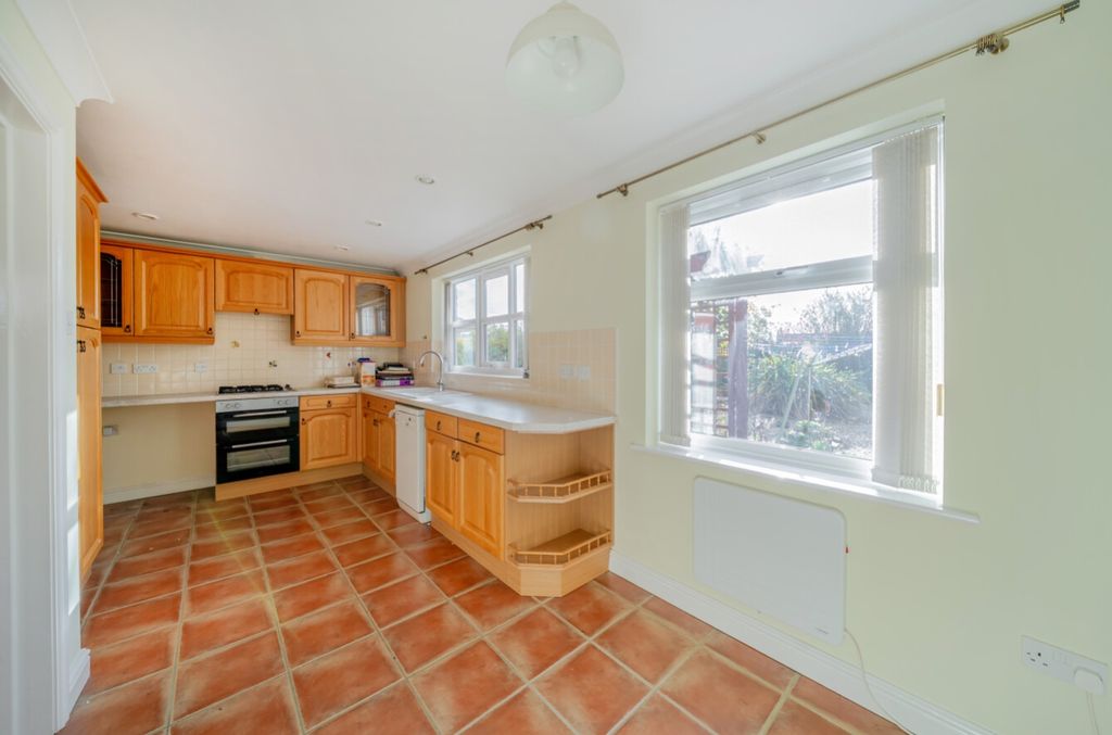 Property photo 3 of 20 1374008-8-6900cc7275Bd8