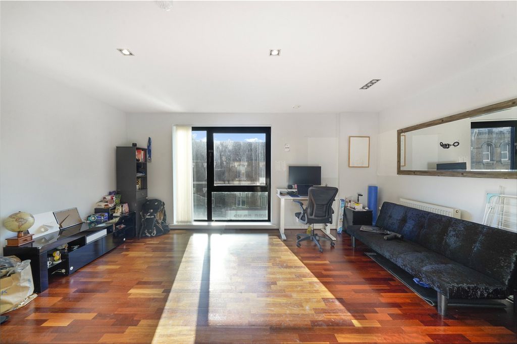 Property photo 2 of 14 Picture No. 05