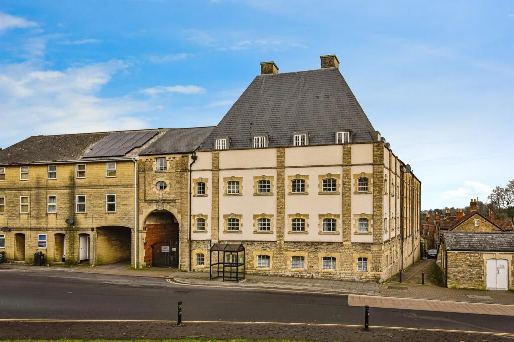 Property photo 1 of 13