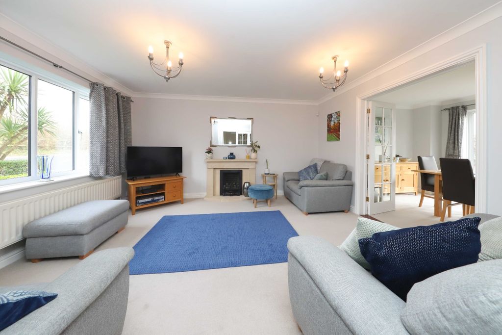 Property photo 2 of 19 4123683
