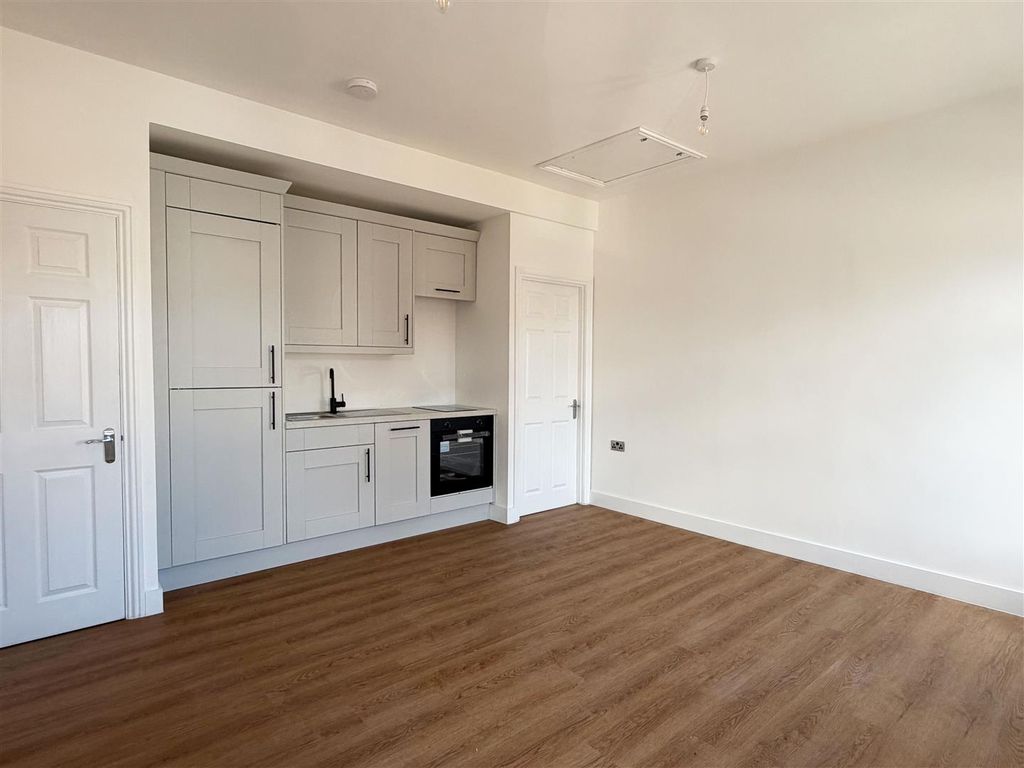 Property photo 3 of 12 2 Sr Recep2.Jpg