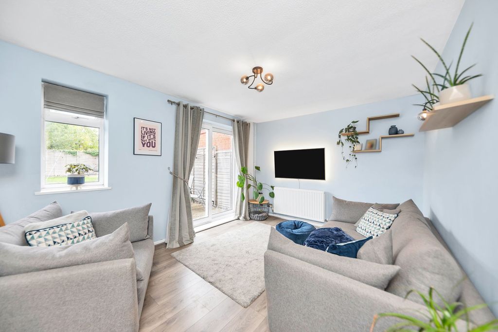 Property photo 3 of 11