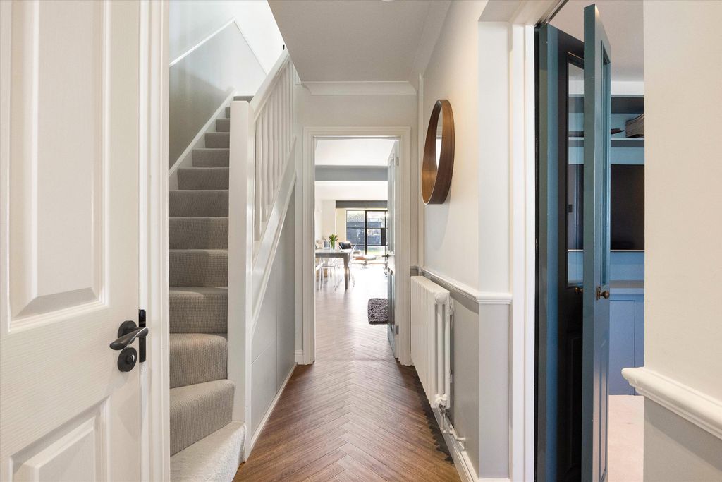 Property photo 2 of 26 Image