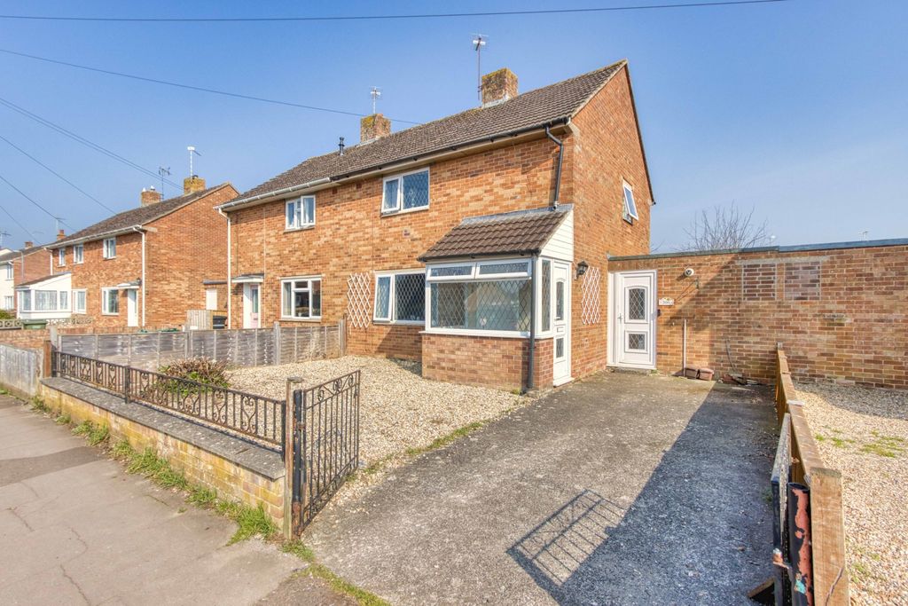 Property photo 1 of 19 Cheddon Road (9)