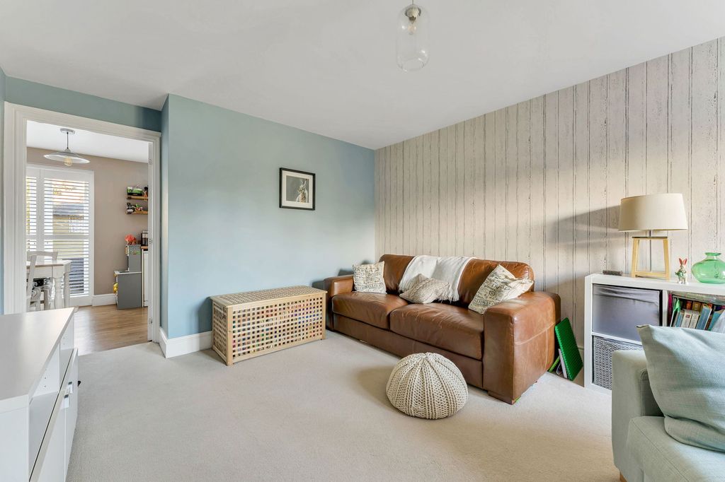 Property photo 3 of 18