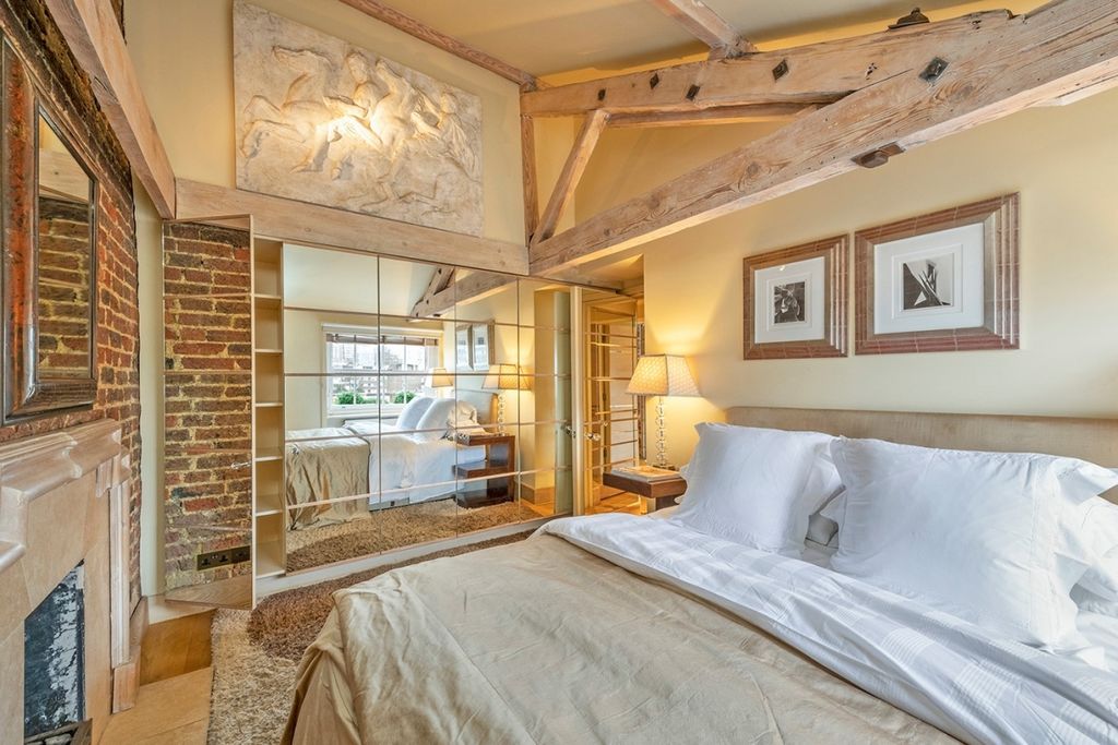 Property photo 2 of 9 2