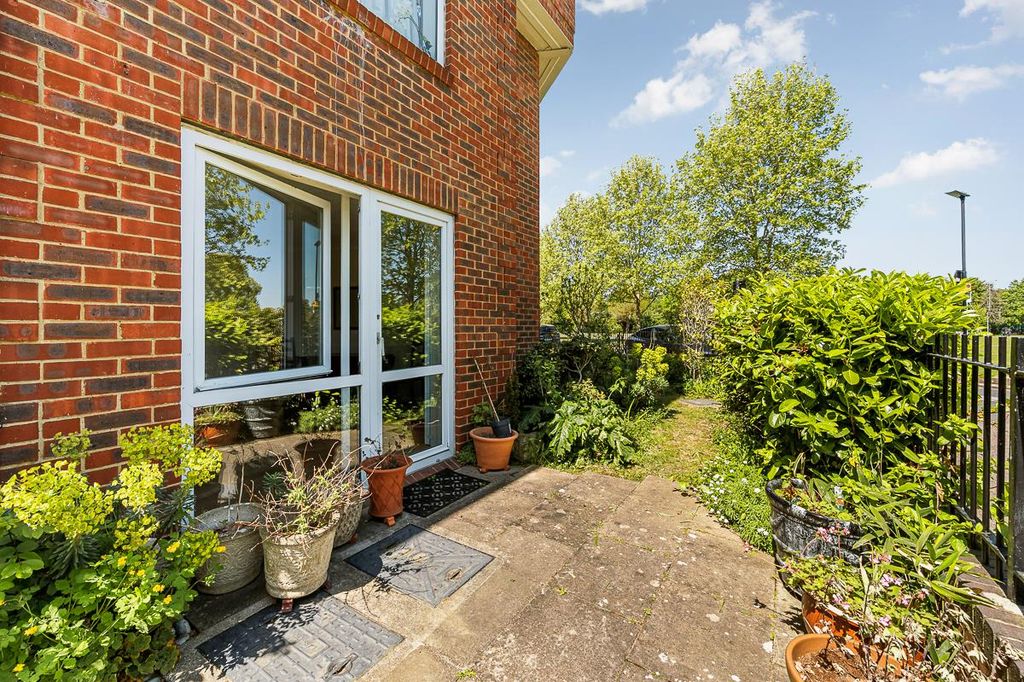 Property photo 2 of 15 12 Homecross House-8.Jpg