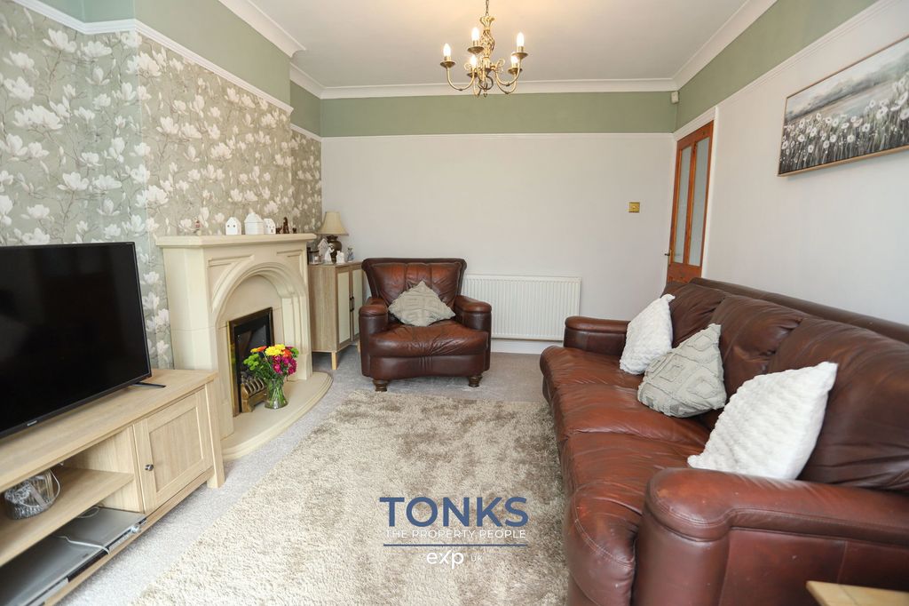 Property photo 3 of 26