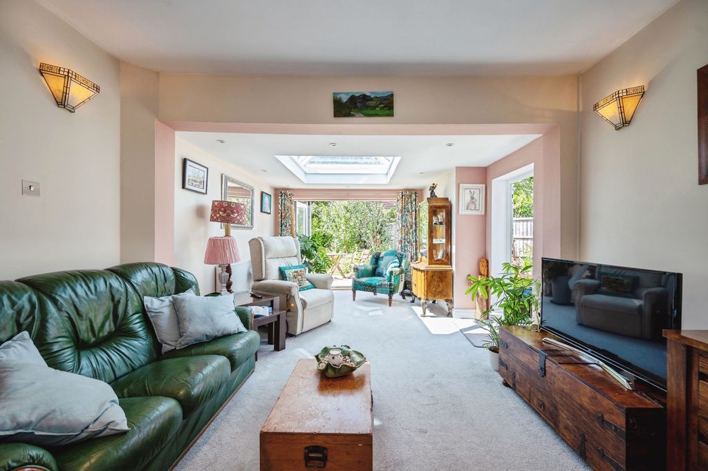 Property photo 2 of 18 Pbox-Img.Jpg