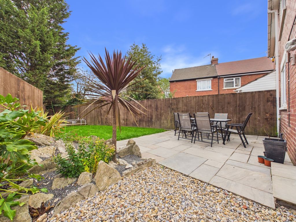 Property photo 2 of 19 2- Rob Hammond Ewemove Pontefract