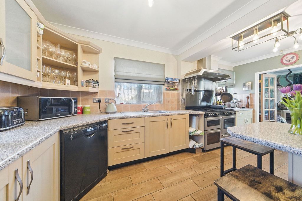 Property photo 3 of 15