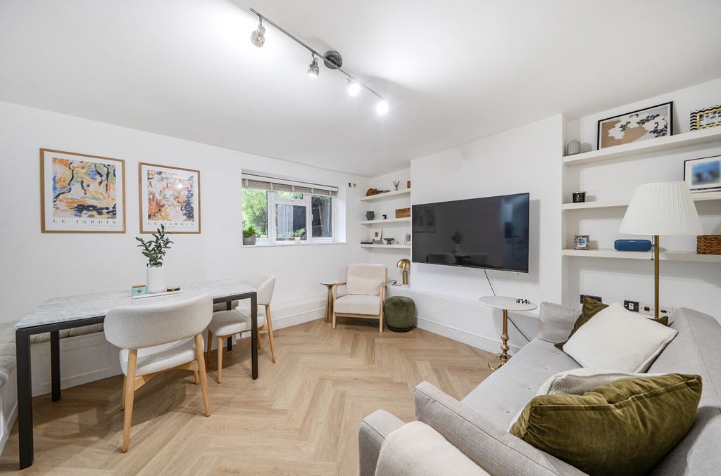 Property photo 1 of 12 1471118-9-6A1Ff09...
