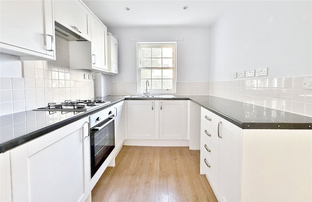 Property photo 2 of 19 Picture No. 34