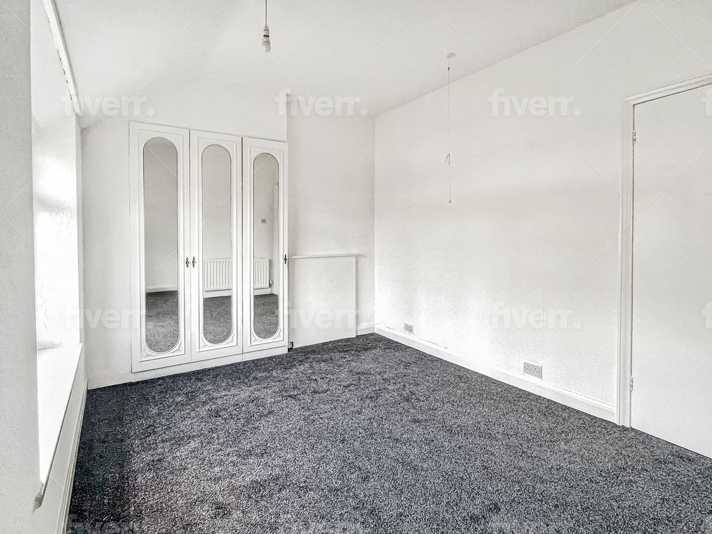 Property photo 2 of 16 Bedroom One (2)