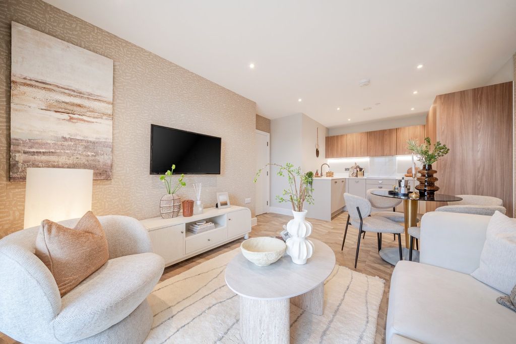 Property photo 3 of 10 Show Home Living