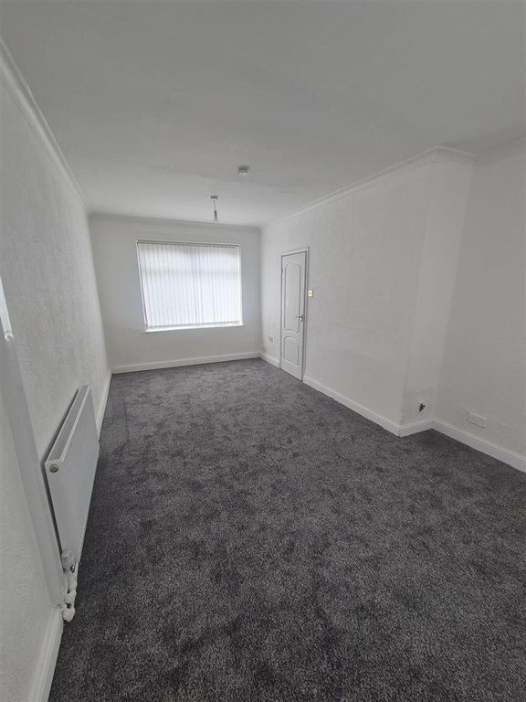 Property photo 2 of 15 Lounge